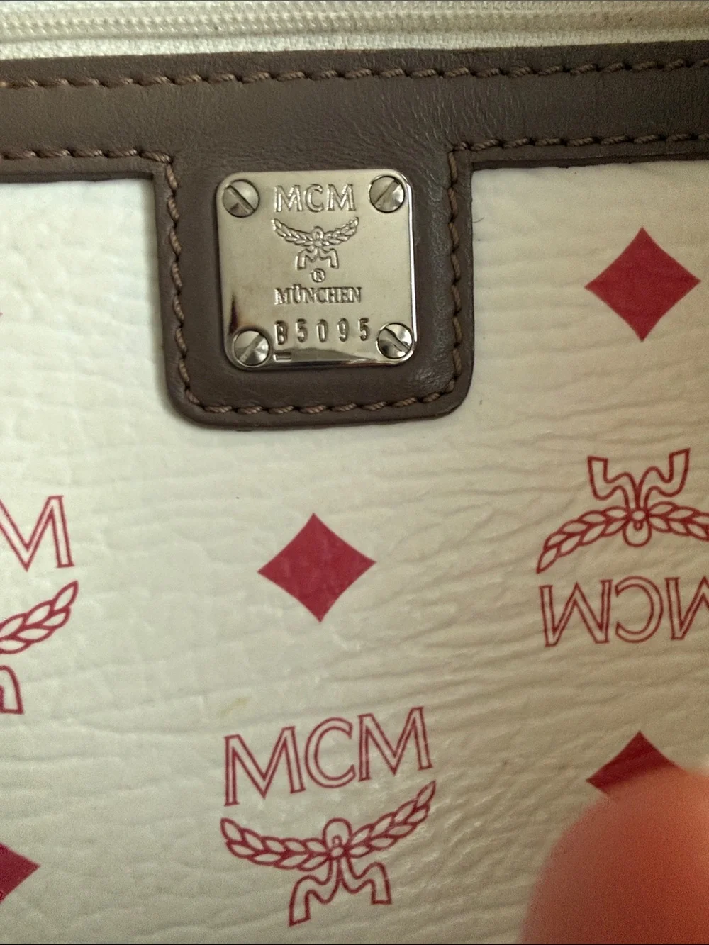 MCM tote ivory